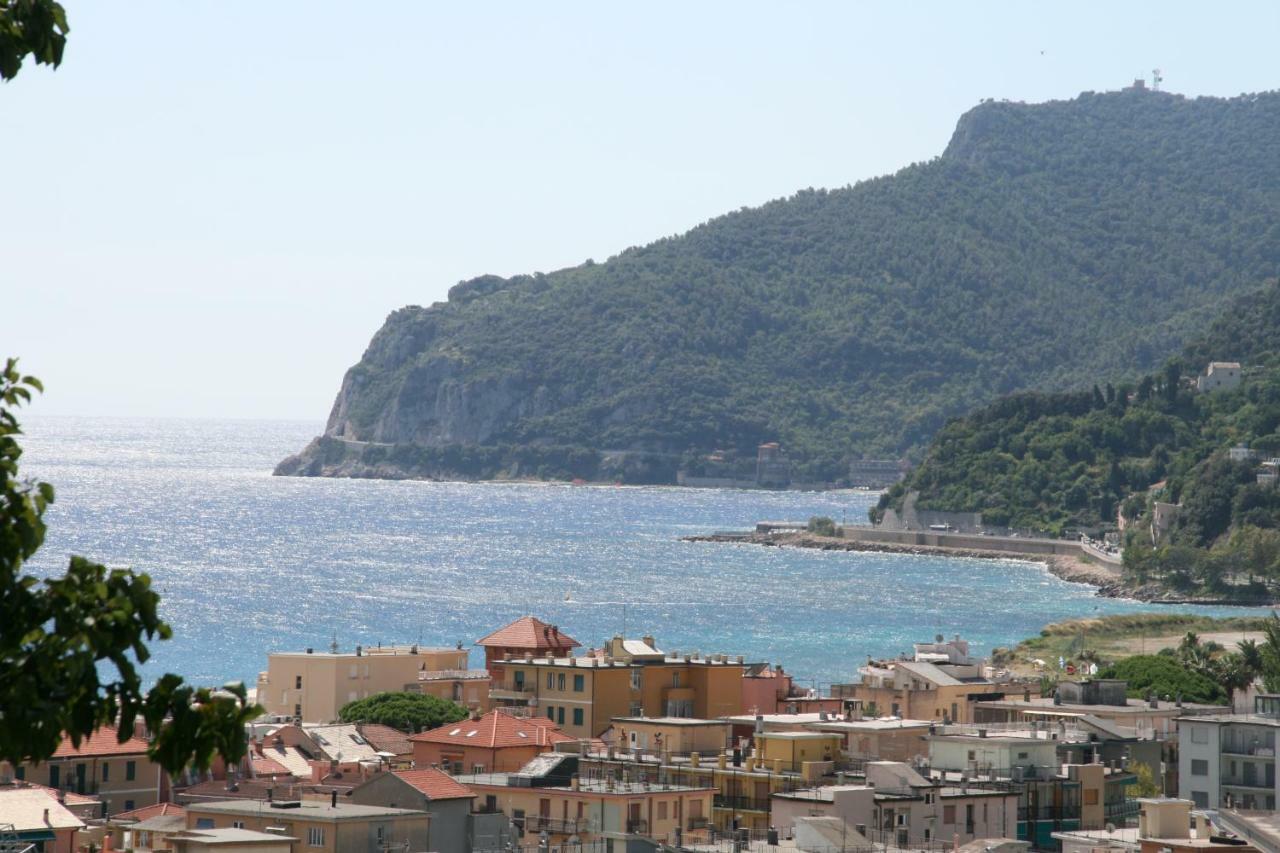 B&B Ai Tre Archi Spotorno Dış mekan fotoğraf