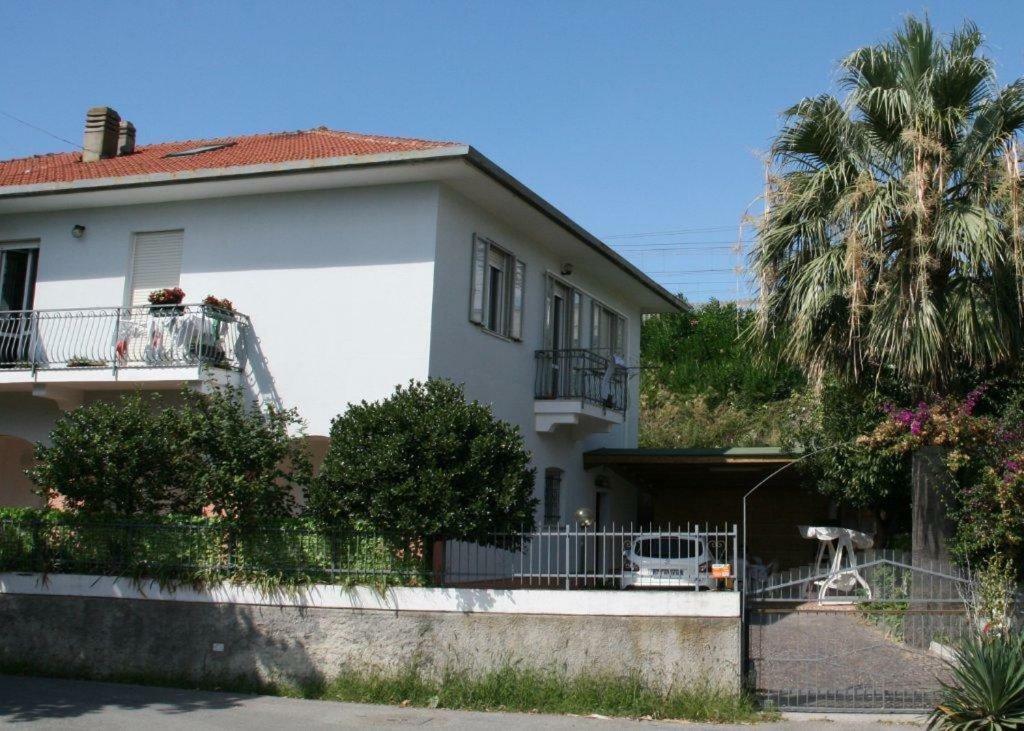 B&B Ai Tre Archi Spotorno Dış mekan fotoğraf